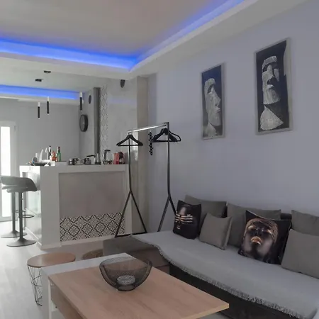 Vip Apt. Pezodromos Kalamarias *